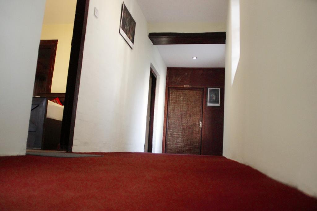 Hotel Peace N Park Katmandu Szoba fotó